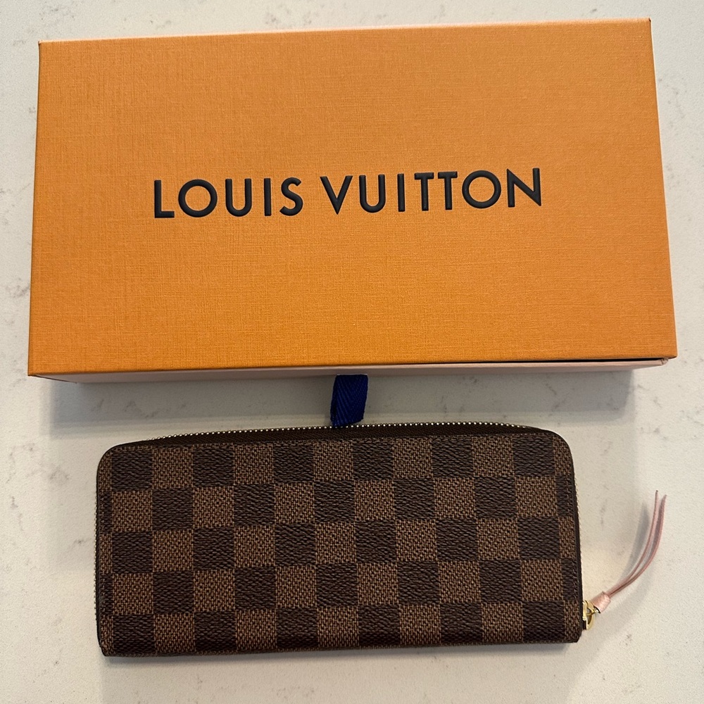 BRAND NEW LV Clemence wallet
